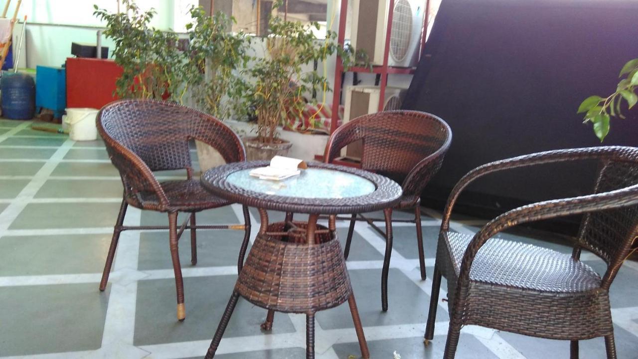Hotel Superb 5 Mins Walk From New Delhi Station Esterno foto