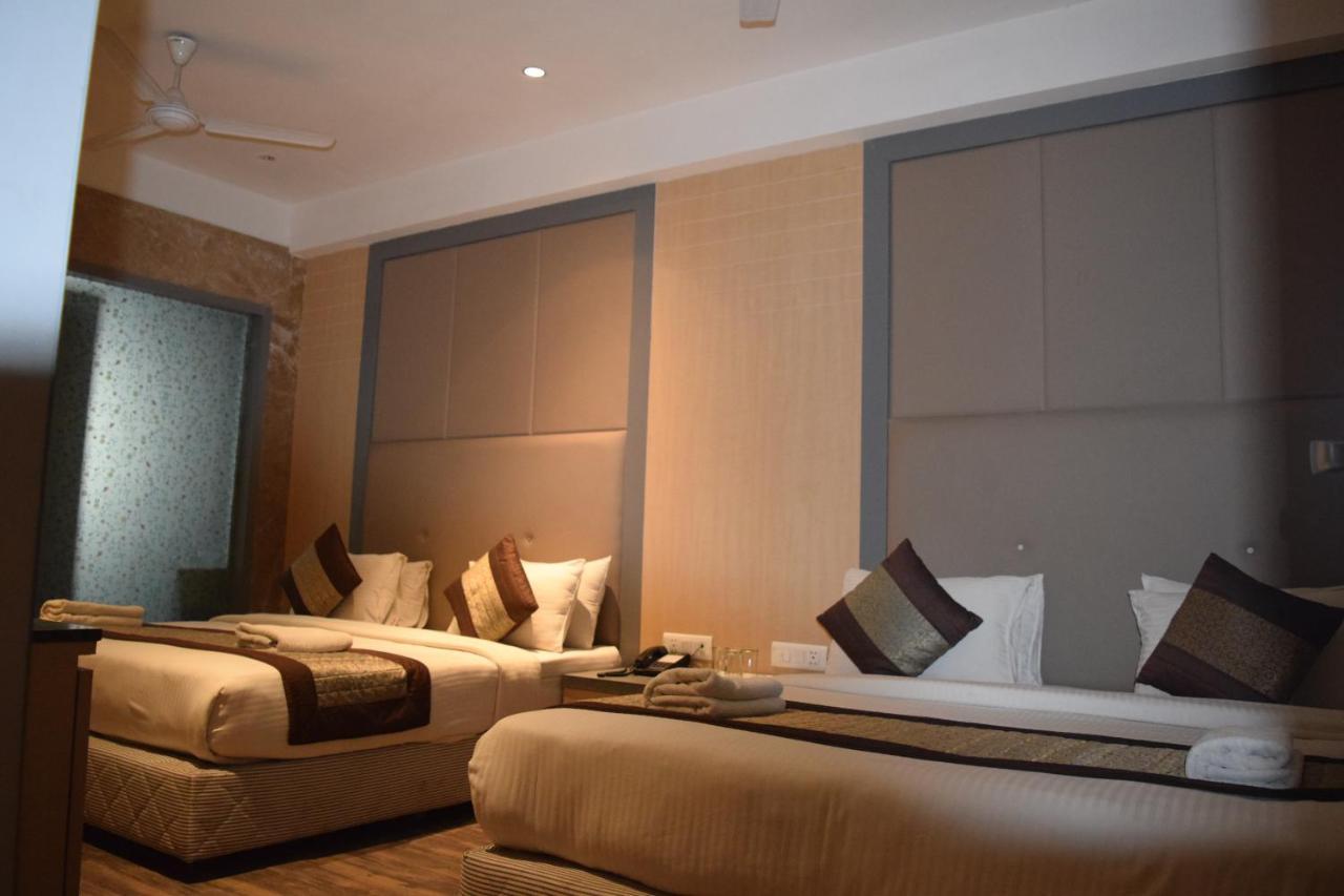 Hotel Superb 5 Mins Walk From New Delhi Station Esterno foto
