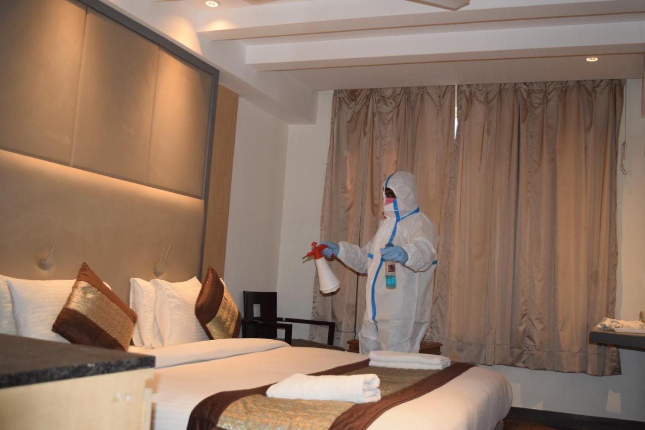 Hotel Superb 5 Mins Walk From New Delhi Station Esterno foto