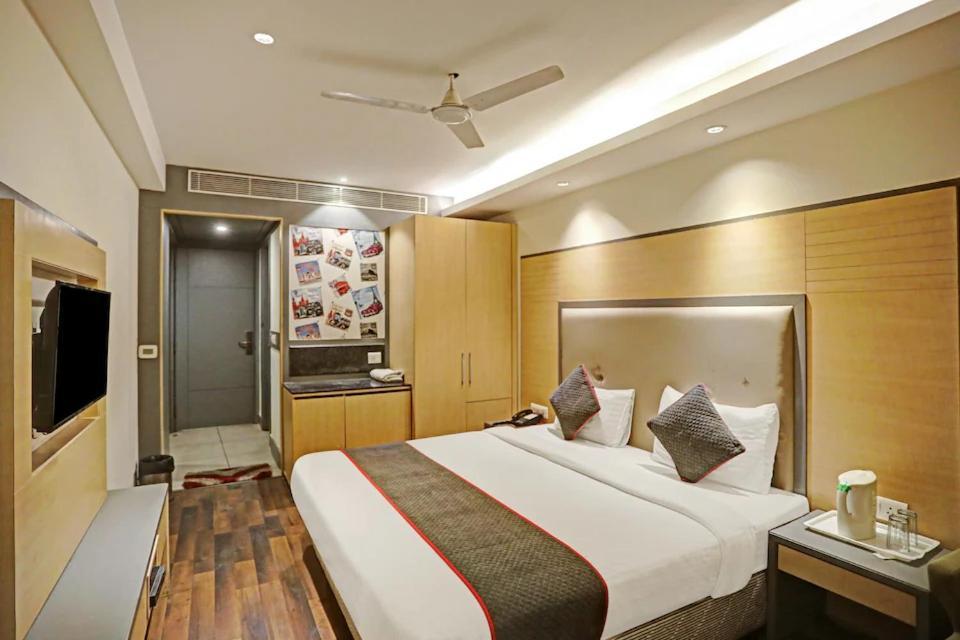 Hotel Superb 5 Mins Walk From New Delhi Station Esterno foto