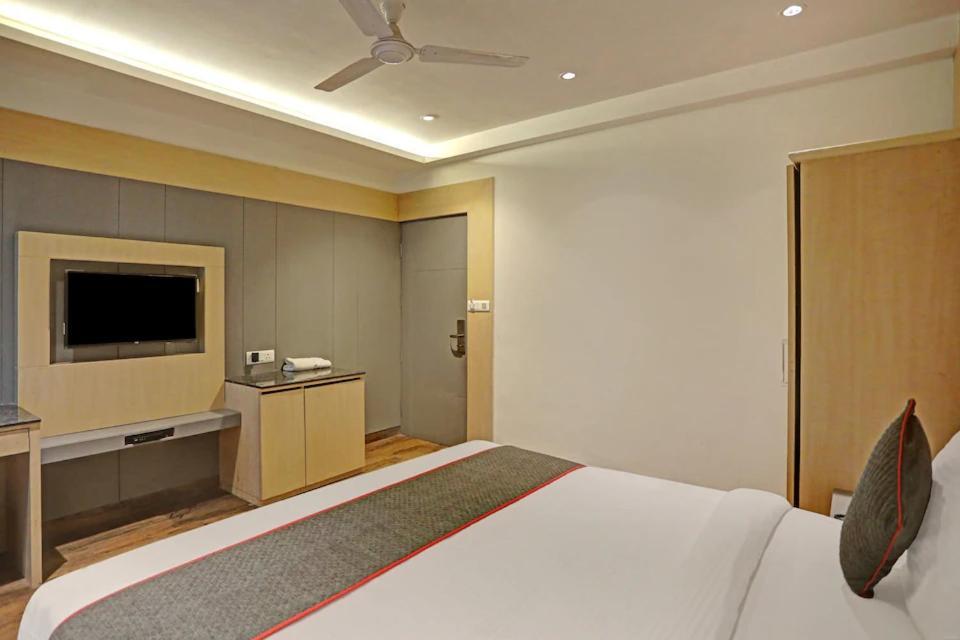 Hotel Superb 5 Mins Walk From New Delhi Station Esterno foto