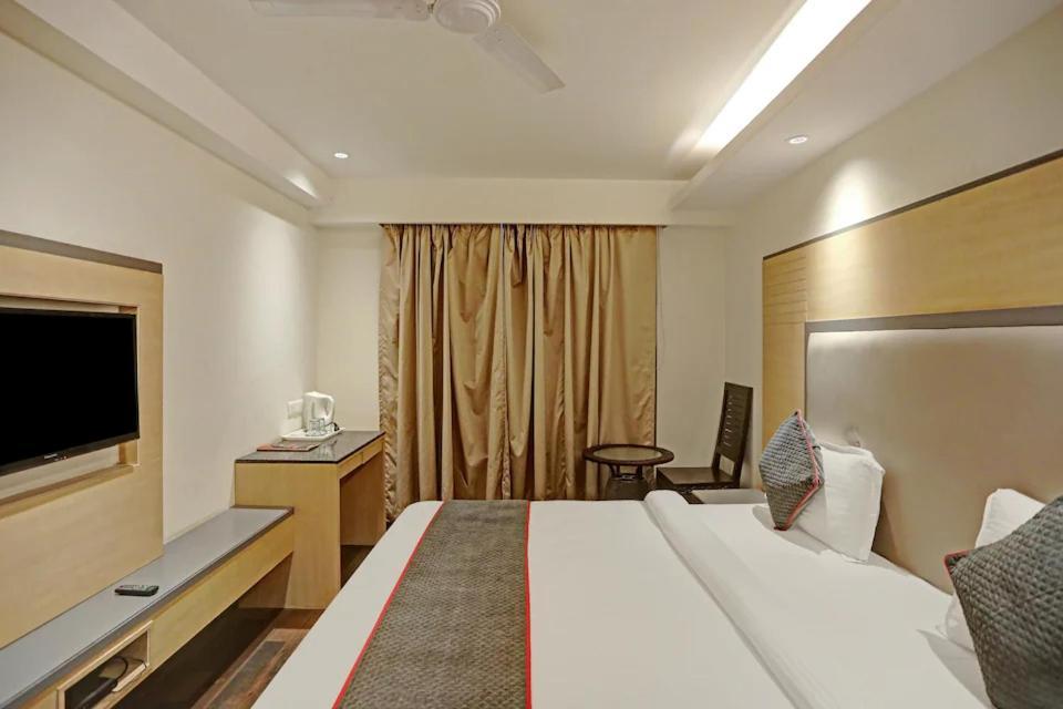 Hotel Superb 5 Mins Walk From New Delhi Station Esterno foto