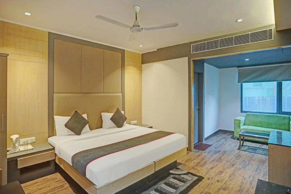 Hotel Superb 5 Mins Walk From New Delhi Station Esterno foto