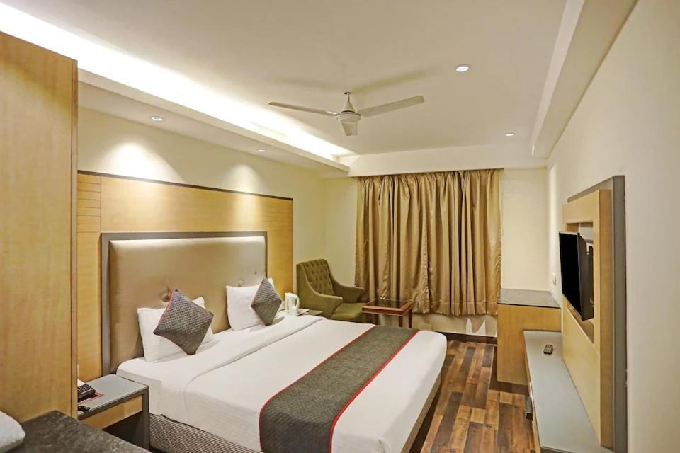 Hotel Superb 5 Mins Walk From New Delhi Station Esterno foto