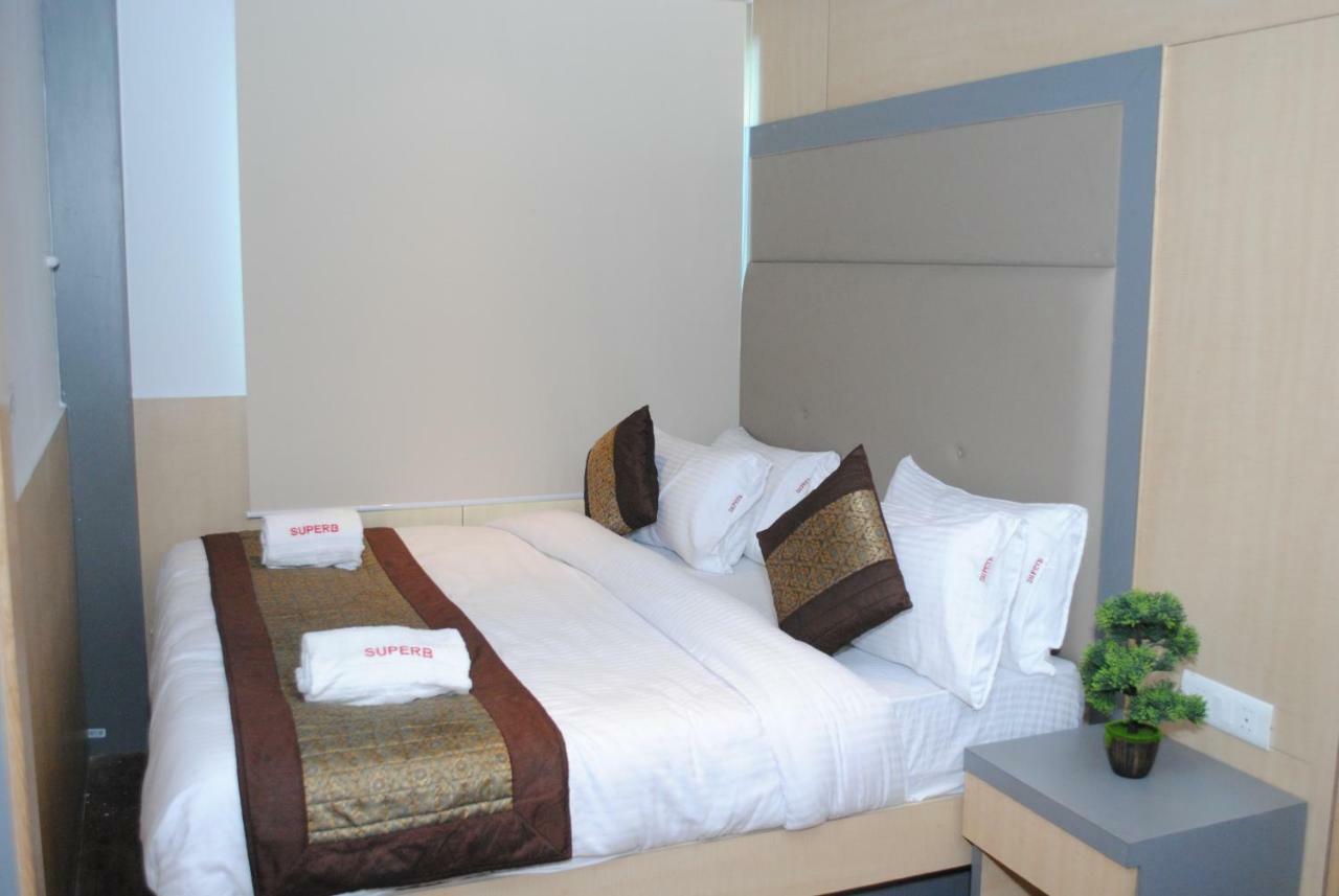 Hotel Superb 5 Mins Walk From New Delhi Station Esterno foto