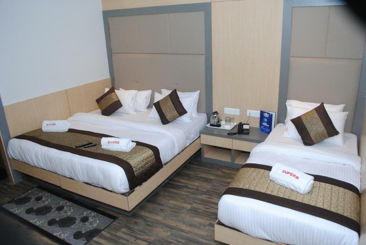 Hotel Superb 5 Mins Walk From New Delhi Station Esterno foto