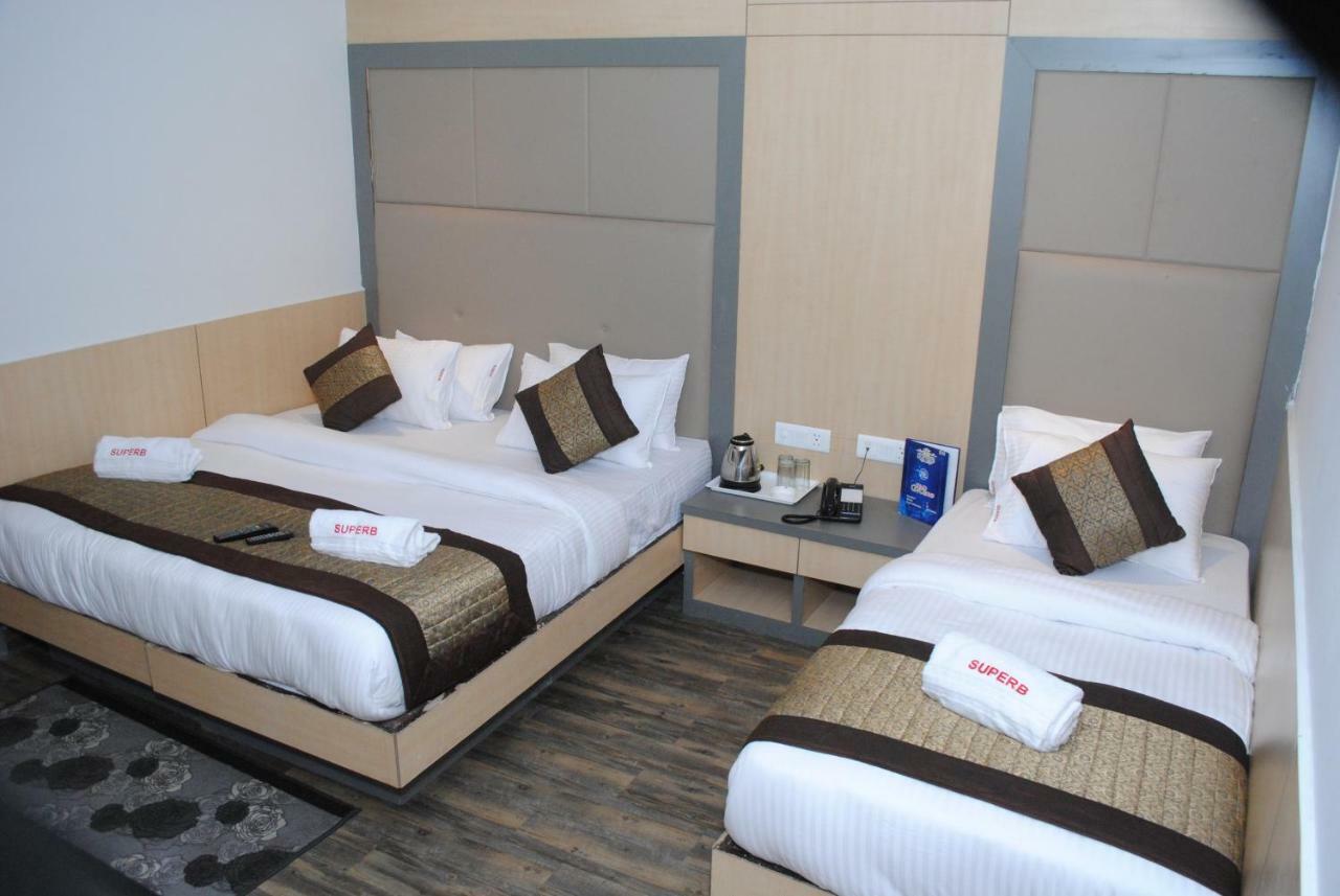 Hotel Superb 5 Mins Walk From New Delhi Station Esterno foto