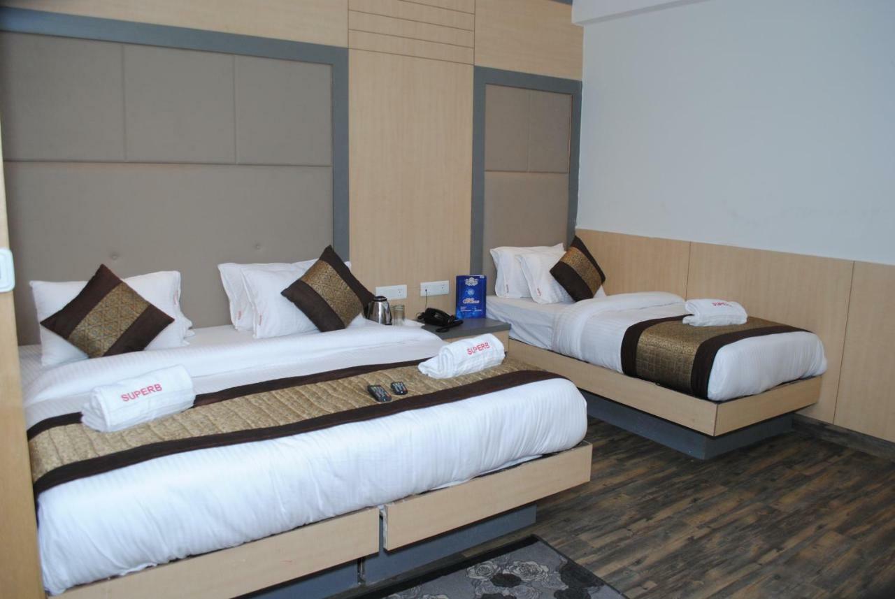 Hotel Superb 5 Mins Walk From New Delhi Station Esterno foto