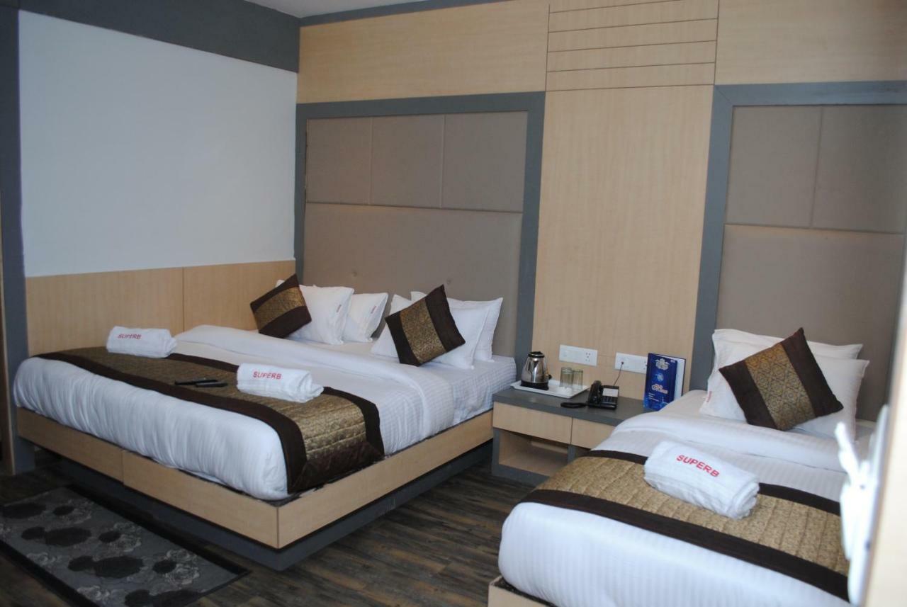 Hotel Superb 5 Mins Walk From New Delhi Station Esterno foto