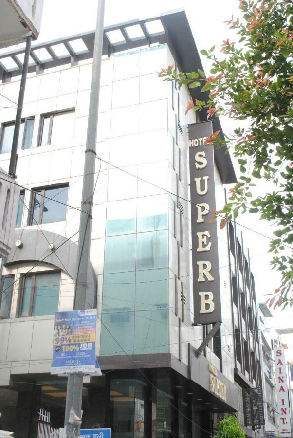 Hotel Superb 5 Mins Walk From New Delhi Station Esterno foto