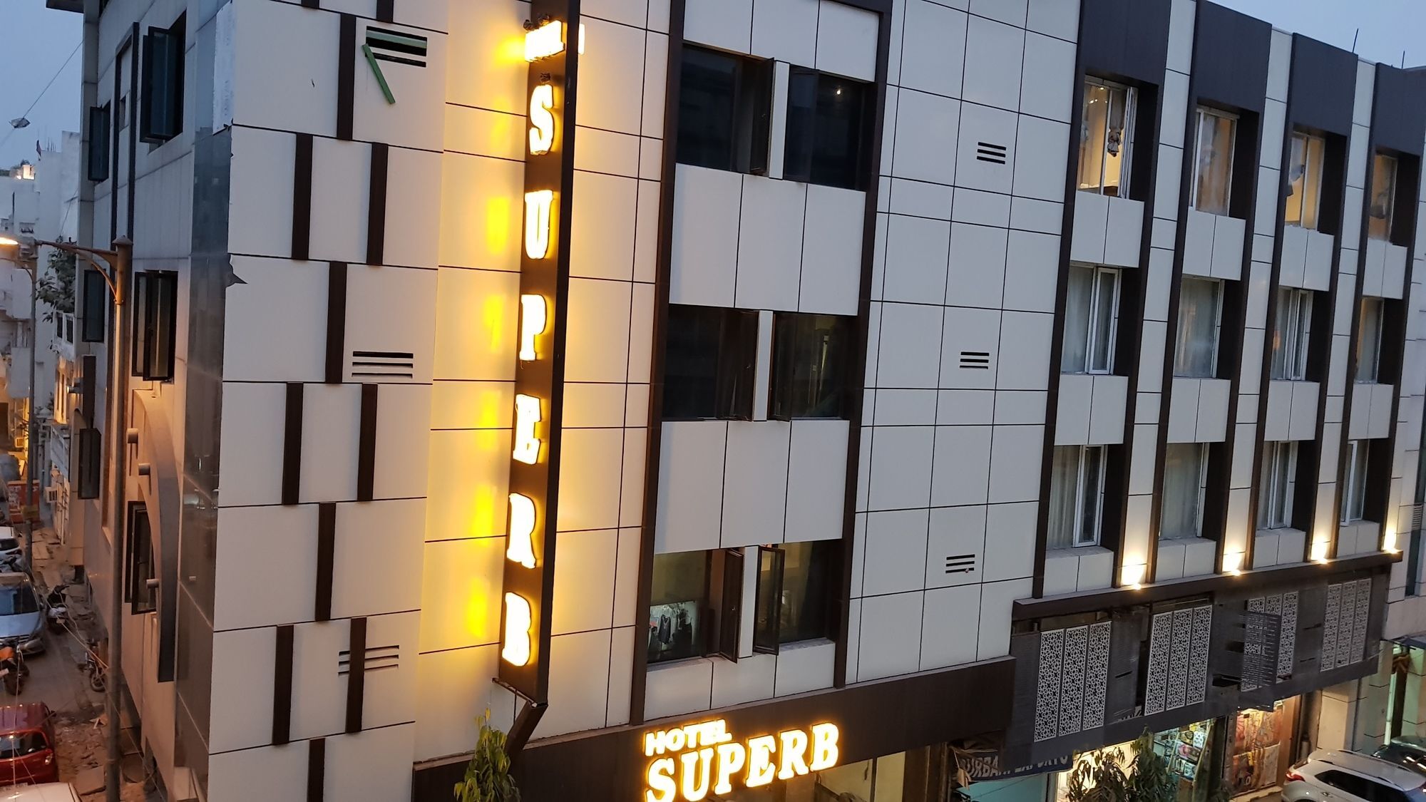 Hotel Superb 5 Mins Walk From New Delhi Station Esterno foto